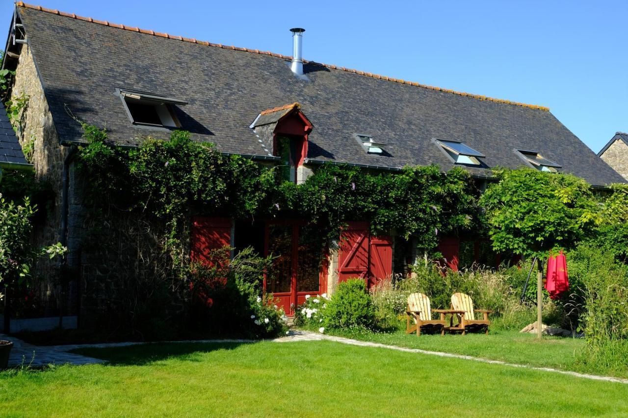 La Maison Jaune A La Janaie Parigne Bagian luar foto