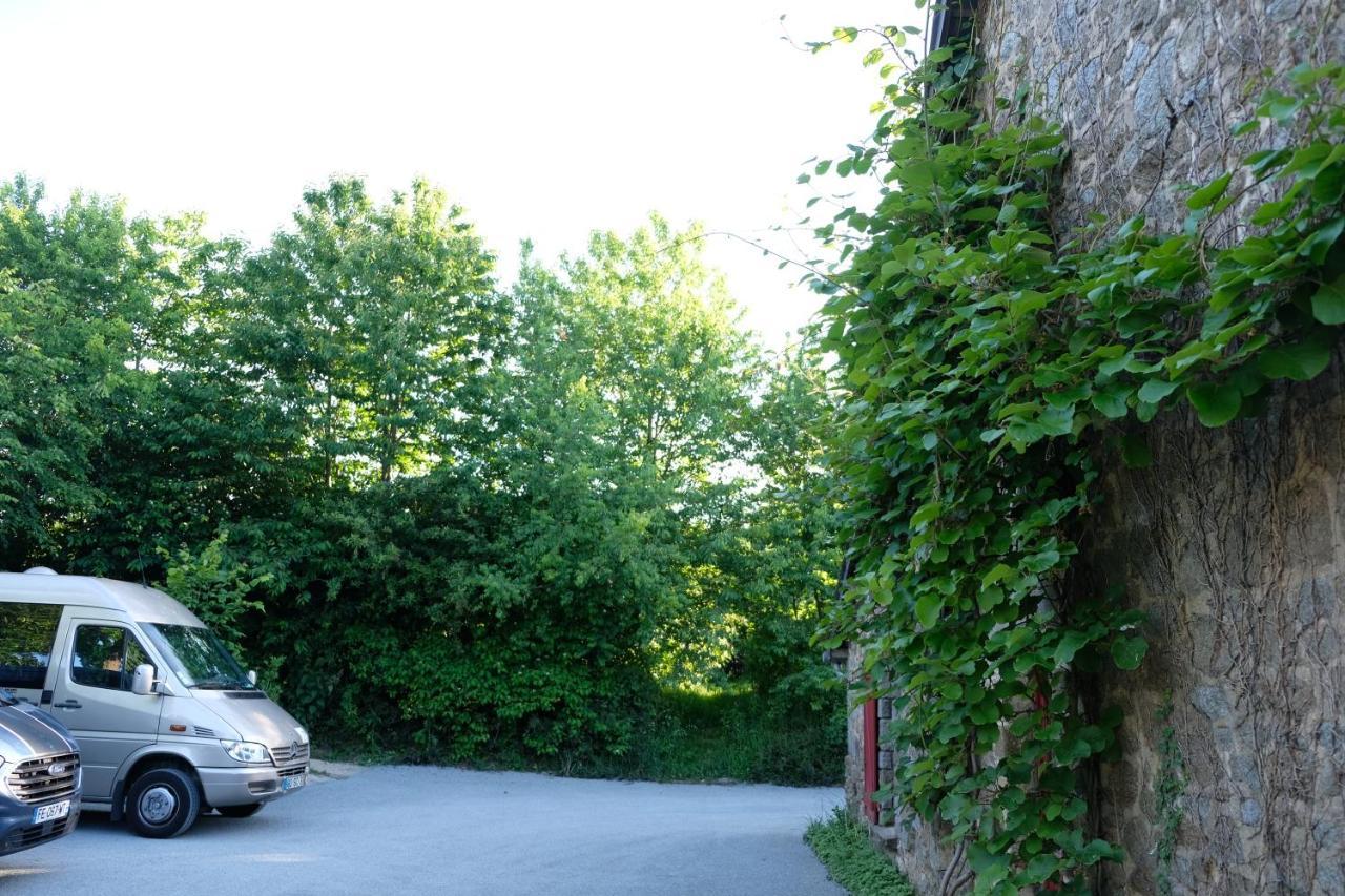 La Maison Jaune A La Janaie Parigne Bagian luar foto