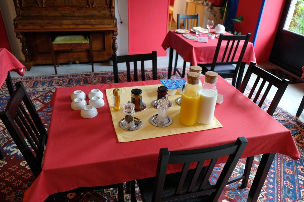 La Maison Jaune A La Janaie Parigne Bagian luar foto